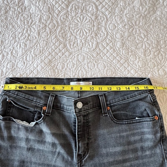 Levi's Women Capri Gray boyfriend Jeans - Picture 7 of 7